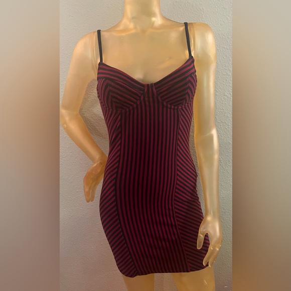 Forever 21 Dresses & Skirts - Black and red striped bodycon dress, size large